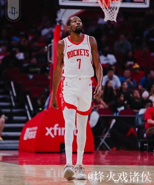 杜兰特第四节连续三次封盖，反击上篮再显威力