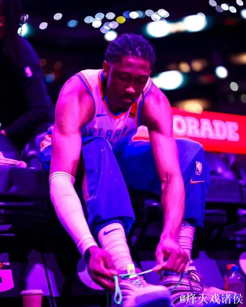 雷霆117-116逆转险胜灰熊 杰伦-威廉姆斯26+5+10 雷霆117-116逆转险胜灰熊 杰伦-威廉姆斯26+5+10